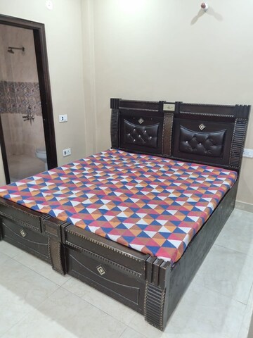 1 RK Builder Floor For Rent in Sector 12
