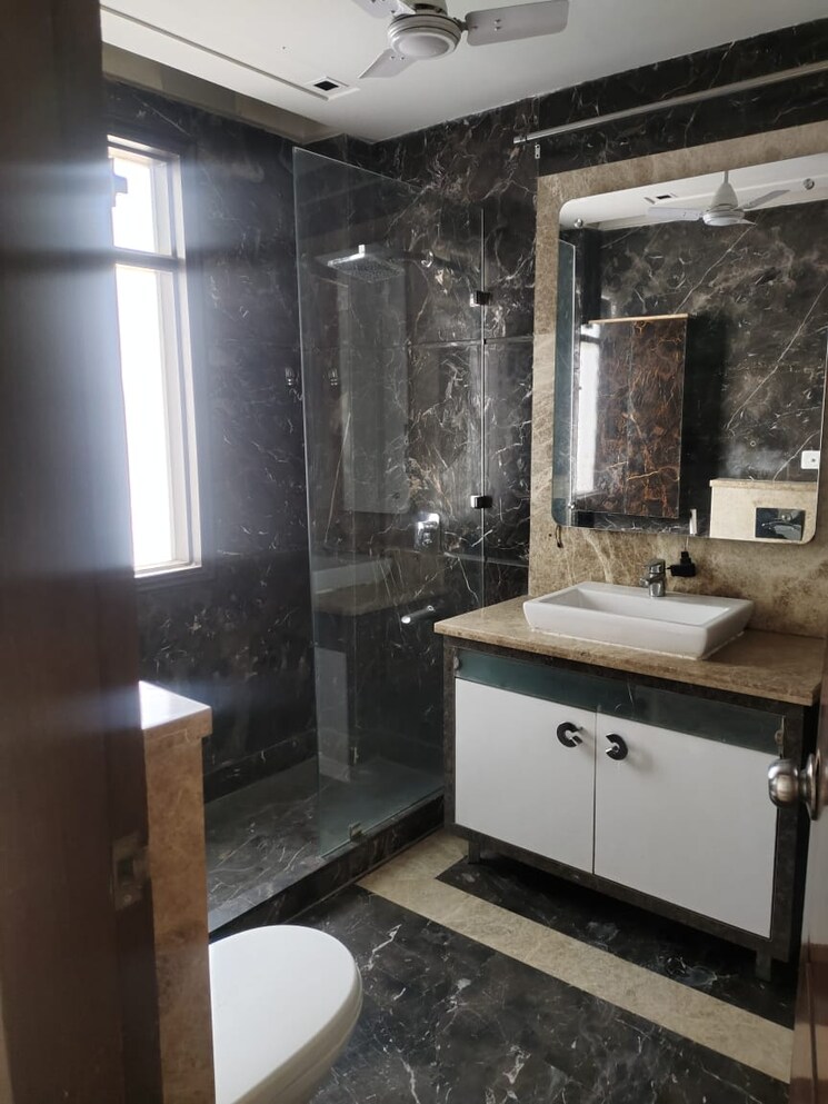 Kitchen, greater kailash ii 3 Bedroom 250 Sq.Yd. Builder Floor In Greater Kailash ii Delhi 8919347