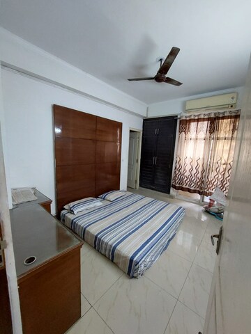 Bedroom in 3 BHK Apartment at Wave Amore, Sector 32 – for Rent