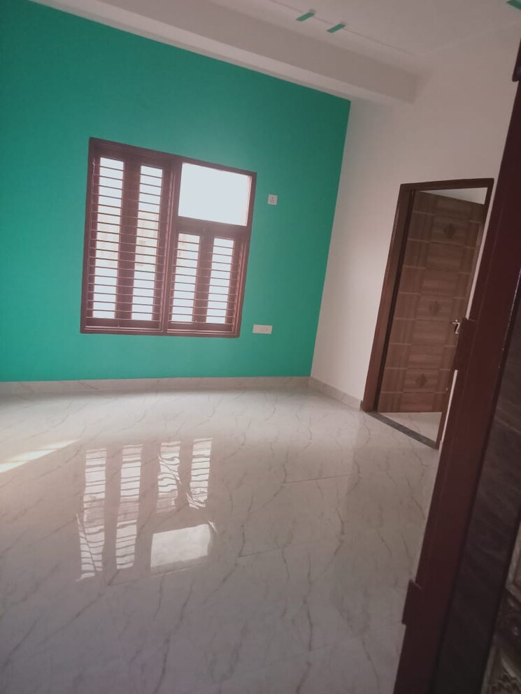 Room, sector 23a 3 Bedroom 342 Sq.Yd. Builder Floor In Sector 23a Gurgaon 8919331