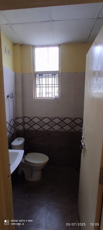 Bathroom in 2 BHK Apartment at Parsvnath Planet, Gomti Nagar – for Sale