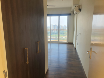 Room in 3.5 BHK Apartment at Conscient Heritage Max, Sector 102 – for Sale