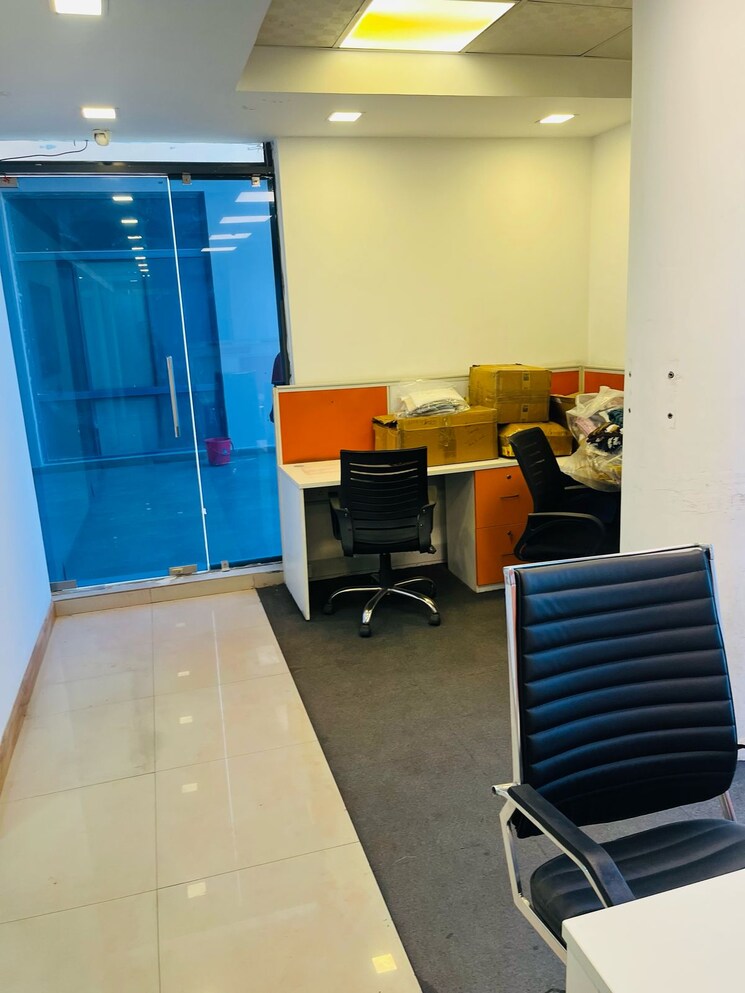 Team Area, pioneer-urban-square Commercial Office Space 1550 Sq.Ft. In Sector 62 Gurgaon 8919785