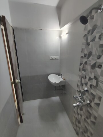 Bathroom in 2 BHK Apartment at Romell Allure, Borivali East – for Sale