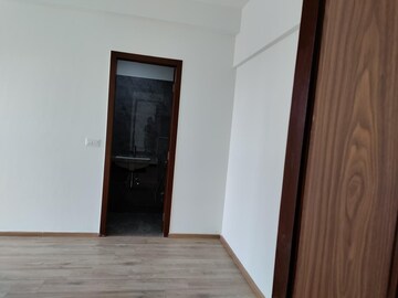 Furnished Amenities in 1 BHK Apartment at Amanora Adreno Towers, Hadapsar – for Rent