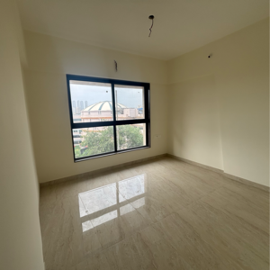 Room in 3 BHK Apartment at Kandivali East – for Sale