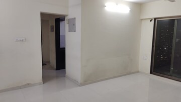Room in 2 BHK Apartment at Cosmos Lounge, Manpada – for Rent