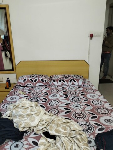 Bedroom in 1 BHK Apartment at Sheth Vasant Oasis, Andheri East – for Rent