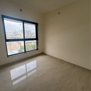 Room in 2 BHK Apartment at Kandivali East – for Sale
