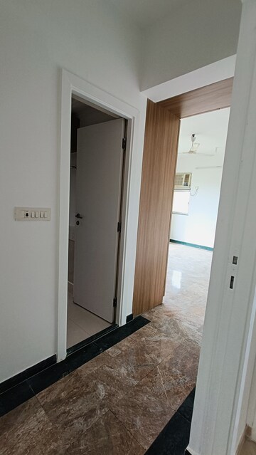 Building Lobby in 3 BHK Apartment at Hiranandani Meadows, Manpada – for Rent