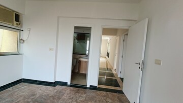 Building Lobby in 3 BHK Apartment at Hiranandani Meadows, Manpada – for Rent