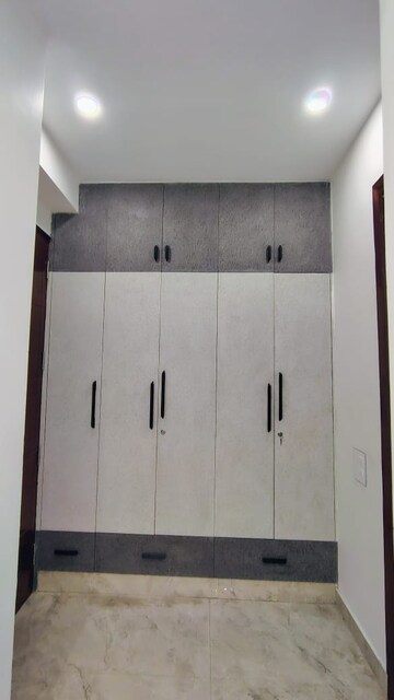 Furnished Amenities in 4 BHK Builder Floor at Ansal Sushant Apartments, Sushant Lok I – for Rent