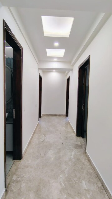 Building Lobby in 4 BHK Builder Floor at Ansal Sushant Apartments, Sushant Lok I – for Rent