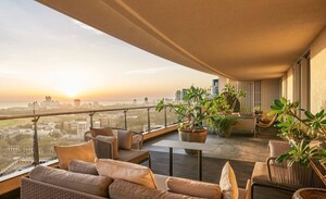 Balcony in 4 BHK Apartment at Lokhandwala Minerva Mahalaxmi, Mahalaxmi – for Sale