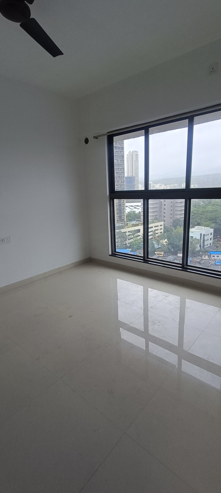 Room, uk-iridium 1 Bedroom 410 Sq.Ft. Apartment In Kandivali East Mumbai 8919654