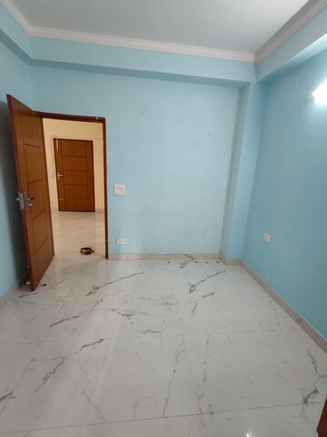 Room in 3 BHK Builder Floor at Malviya Nagar – for Rent