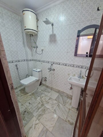 Bathroom in 1 BHK Builder Floor at Khirki Extension – for Rent