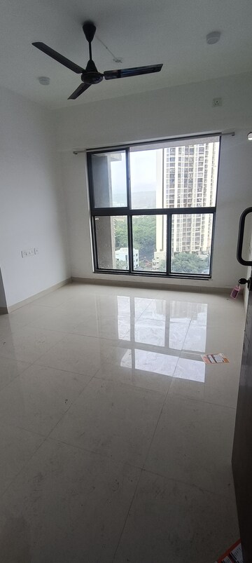 Room in 1 BHK Apartment at UK Iridium, Kandivali East – for Rent