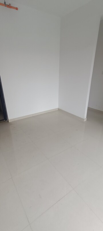 Room in 1 BHK Apartment at UK Iridium, Kandivali East – for Rent