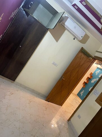 Furnished Amenities in 3.5 BHK Builder Floor at Vaishali Media Apartment, Vaishali Sector 5 – for Sale