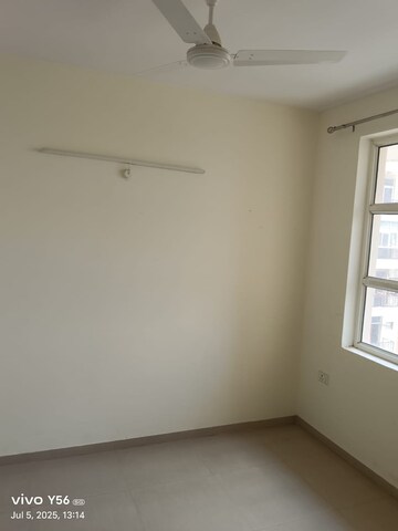 Room in 2.5 BHK Apartment at Omaxe Residency, Gomti Nagar – for Rent