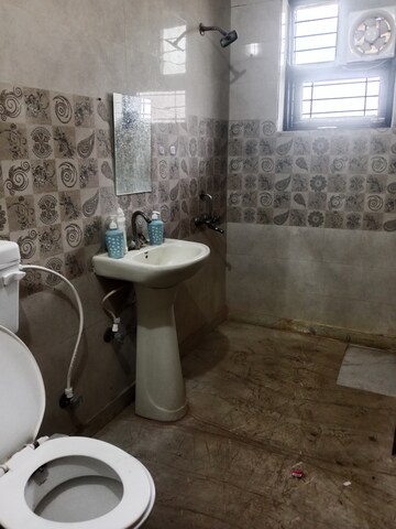 Bathroom in 4 BHK Builder Floor at Ashoka Enclave – for Rent
