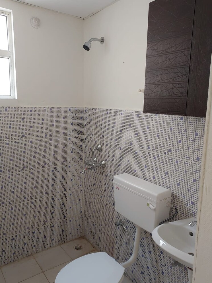 Bathroom, rof-aalayas 2 Bedroom 574 Sq.Ft. Apartment In Sector 102 Gurgaon 8919775