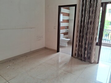 Room in 2 BHK Independent House at Sector 38 – for Rent