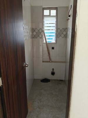 Bathroom in 1 BHK Apartment at Andheri East – for Sale