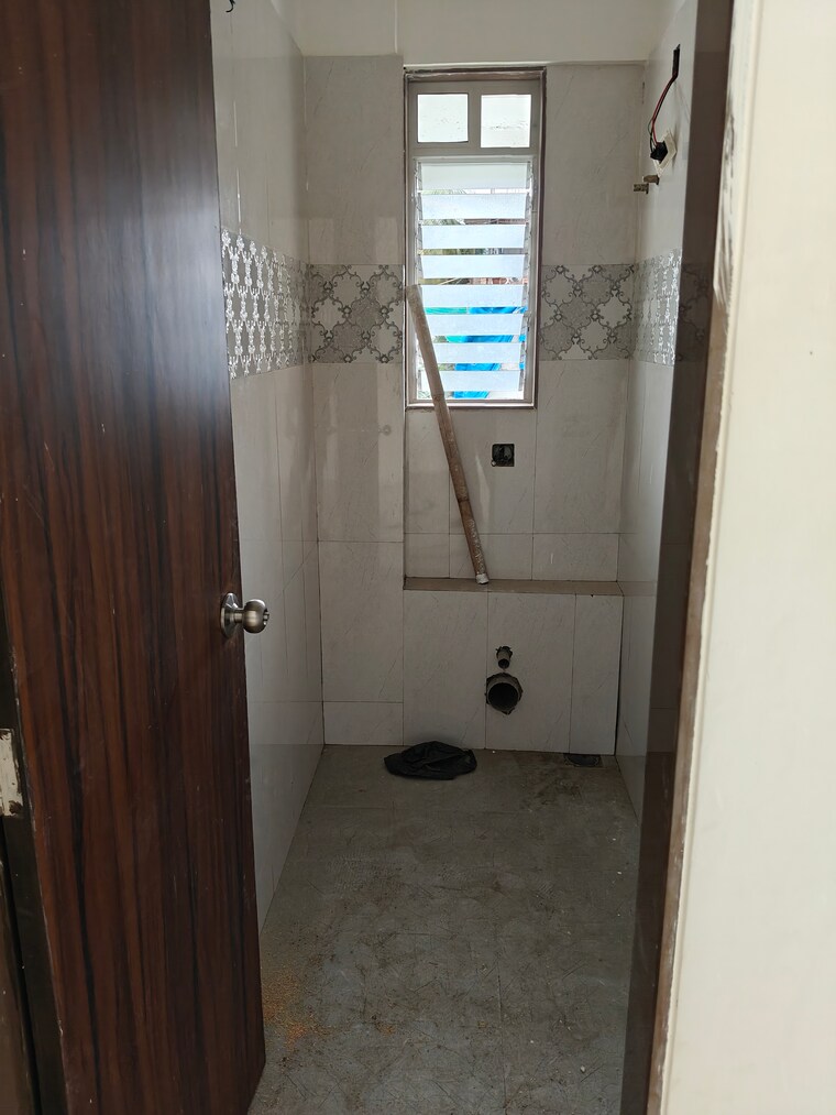 Bathroom, andheri east 1 Bedroom 375 Sq.Ft. Apartment In Andheri East Mumbai 8919789