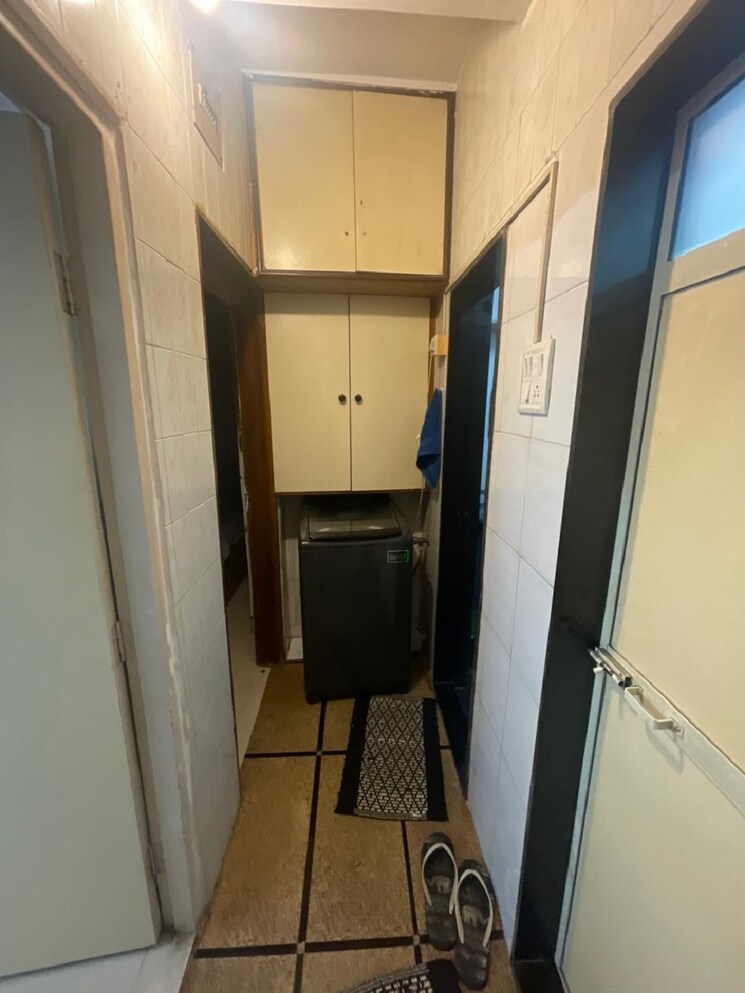 Room, bandra west 1 Bedroom 550 Sq.Ft. Apartment In Bandra West Mumbai 8919781