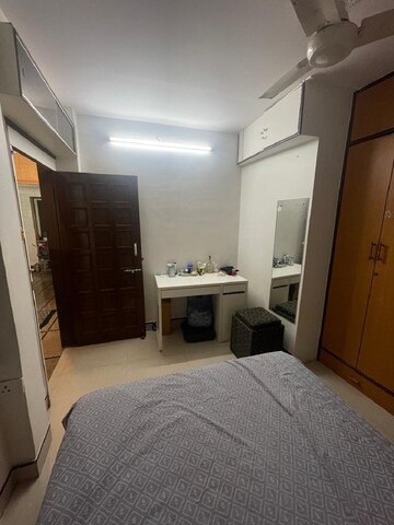 Bedroom in 1 BHK Apartment at Bandra West – for Rent