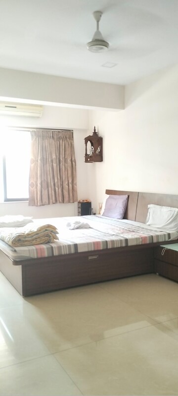 Bedroom in 2 BHK Apartment at Bandra West – for Rent