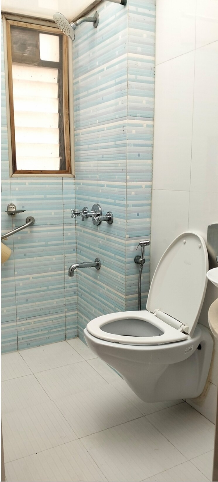 Bathroom, bandra west 2 Bedroom 750 Sq.Ft. Apartment In Bandra West Mumbai 8919811