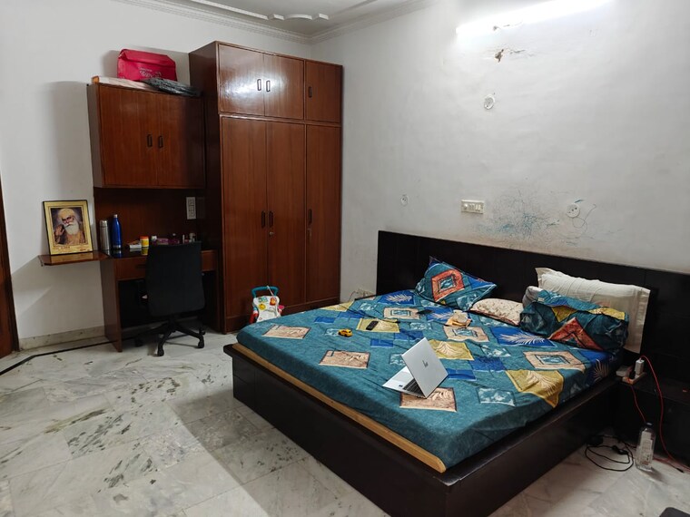 Bedroom, shatabdi-vihar-sector-61 3 Bedroom 2250 Sq.Ft. Apartment In Sector 61 Noida 8919859