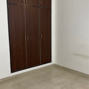 Room in 3 BHK Independent House at RWA Apartments Sector 41, Sector 41 – for Rent