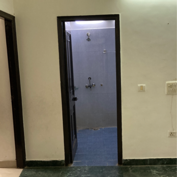 Room in 3 BHK Independent House at RWA Apartments Sector 41, Sector 41 – for Rent
