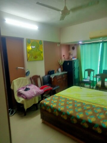 Bedroom in 3 BHK Apartment at Khar West – for Rent