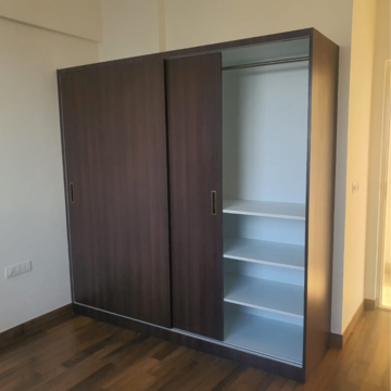 Room in 3.5 BHK Apartment at Conscient Heritage Max, Sector 102 – for Rent