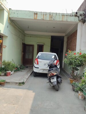 Parking in 3 BHK Independent House at Vikas Nagar – for Sale