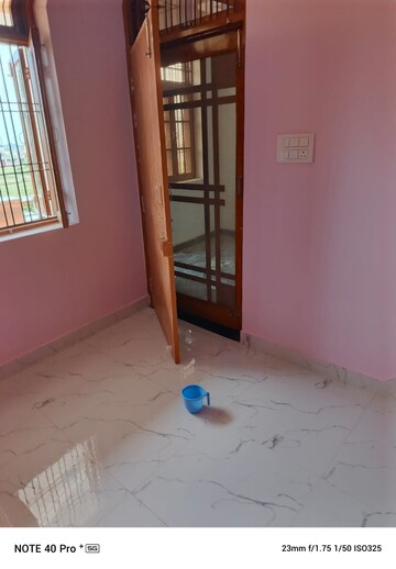 Room in 2 BHK Independent House at Jankipuram Vistar – for Rent