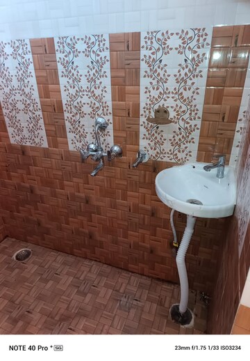 Bathroom in 2 BHK Independent House at Jankipuram Vistar – for Rent