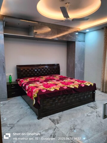 Bedroom in 3 BHK Builder Floor at Satyam Plaza, Sector 15 – for Rent