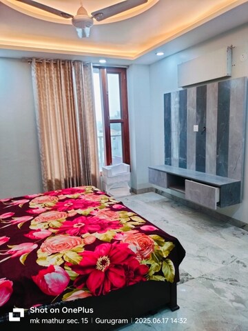 Bedroom in 3 BHK Builder Floor at Satyam Plaza, Sector 15 – for Rent