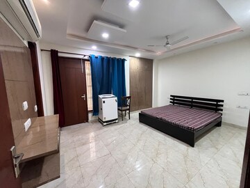 Bedroom in 2 BHK Builder Floor at Gupta Awas, Sector 43 – for Rent