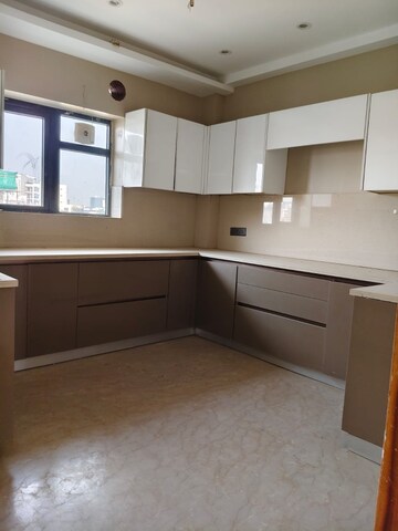 Kitchen in 3 BHK Builder Floor at Satyam Plaza, Sector 15 – for Rent
