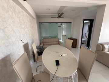 Team Area in 3 BHK Apartment at Santacruz West – for Rent