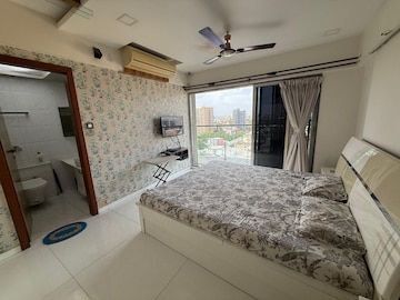 Bedroom in 3 BHK Apartment at Santacruz West – for Rent