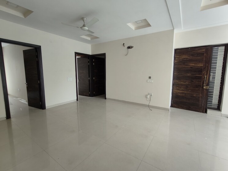 Room, rwa-residential-society-sector-46 3 Bedroom 2560 Sq.Ft. Builder Floor In Sector 46 Gurgaon 8919990