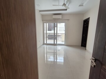 Room in 3 BHK Builder Floor at RWA Residential Society Sector 46, Sector 46 – for Rent